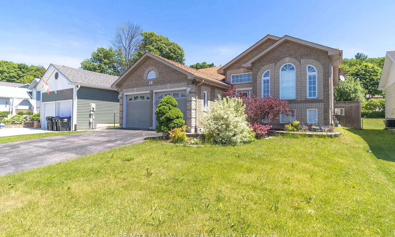 46 Byrnes Cres, Penetanguishene, ON L9M 1V9