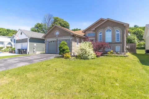 46 Byrnes Cres, Penetanguishene, ON L9M 1V9