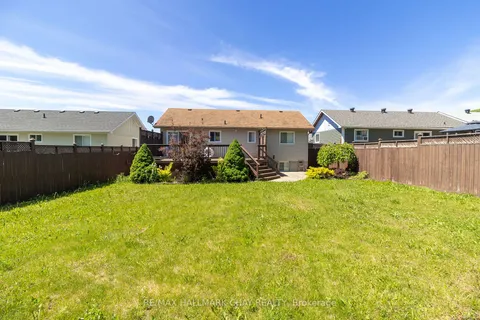 46 Byrnes Cres, Penetanguishene, ON L9M 1V9