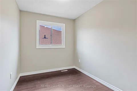 16 HERRELL Ave, Barrie, ON L4N 6T5