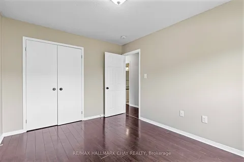 16 HERRELL Ave, Barrie, ON L4N 6T5