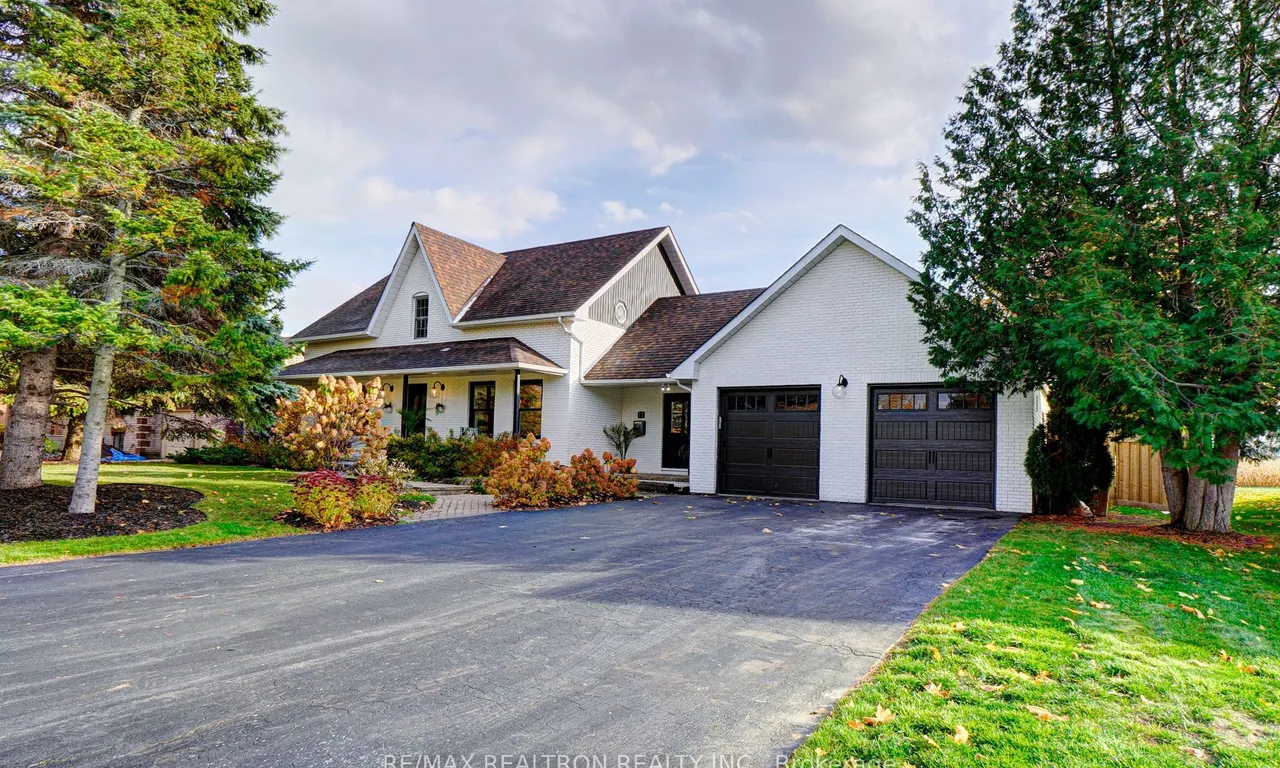 11 Blackburn Ave, Clearview, ON L0M 1P0