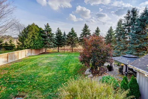 11 Blackburn Ave, Clearview, ON L0M 1P0