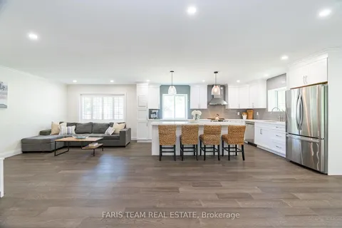 218 Peter St, Oro-Medonte, ON L0K 2C0