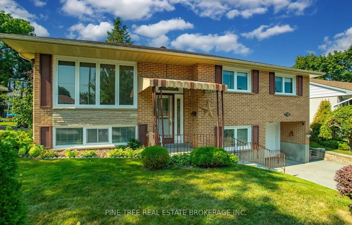 16 Lay St, Barrie, ON L4M 4A7