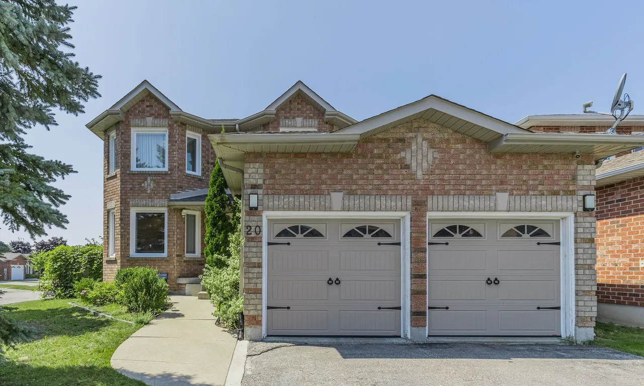 20 Lang Dr, Barrie, ON L4N 7X9