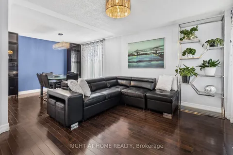 20 Lang Dr, Barrie, ON L4N 7X9