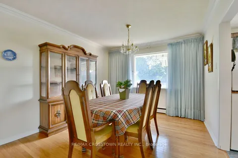 9 Anne St, Penetanguishene, ON L9M 1K5