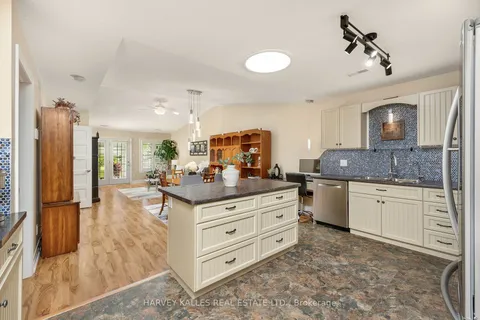15 Chestnut Lane, Wasaga Beach, ON L9Z 0G4