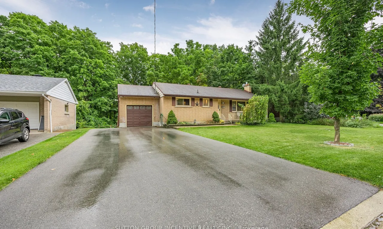 23 Shirley Ave, Barrie, ON L4N 1M8
