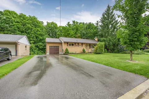 23 Shirley Ave, Barrie, ON L4N 1M8