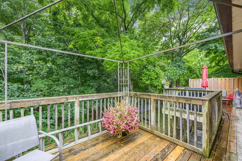 23 Shirley Ave, Barrie, ON L4N 1M8