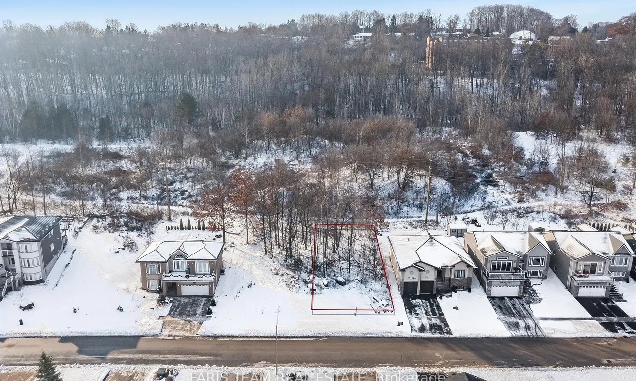 614 Taylor Dr, Midland, ON L4R 0E2