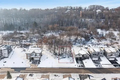 614 Taylor Dr, Midland, ON L4R 0E2