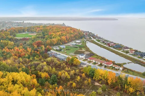 614 Taylor Dr, Midland, ON L4R 0E2