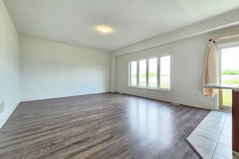 20 Sandhill Crane Dr, Wasaga Beach, ON L9Z 0J6