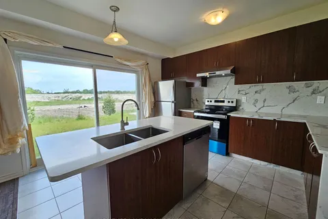 20 Sandhill Crane Dr, Wasaga Beach, ON L9Z 0J6