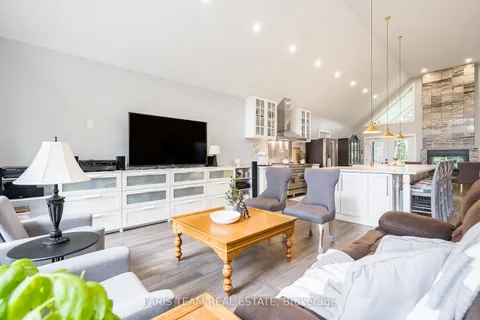 94 42nd St, Wasaga Beach, ON L9Z 1Z7