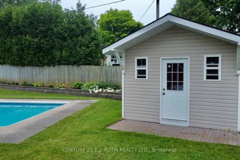 5 Creswick Crt, Barrie, ON L4M 2J7