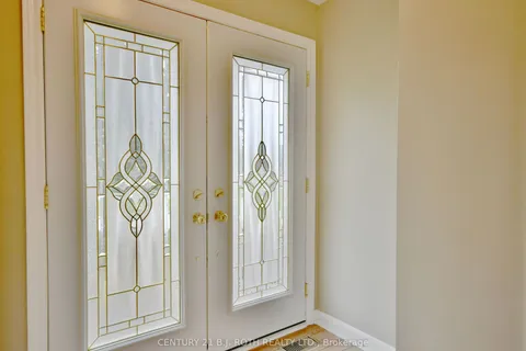 5 Creswick Crt, Barrie, ON L4M 2J7