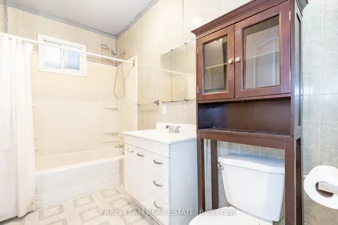 549 King St, Midland, ON L4R 3N6