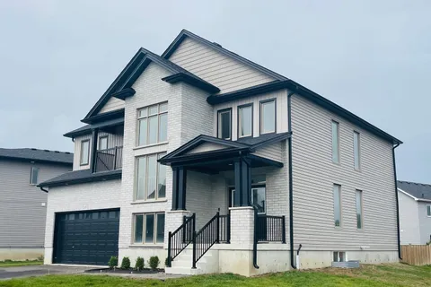 38 Allenwood Rd, Springwater, ON L0L 1P0