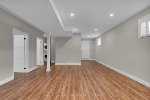 369 Mississaga St, Orillia, ON L3V 3C4