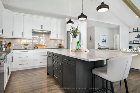 625 Aberdeen Blvd, Midland, ON L4R 5L9