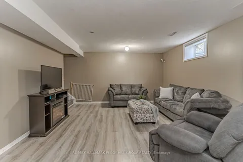 62 Nicole Marie Ave, Barrie, ON L4M 6Y6