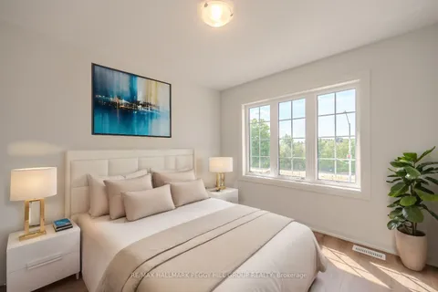 184 Durham Ave, Barrie, ON L9J 0Z4