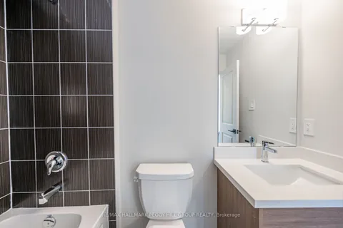 184 Durham Ave, Barrie, ON L9J 0Z4