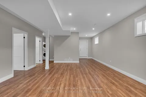 369 Mississaga St, Orillia, ON L3V 3C4