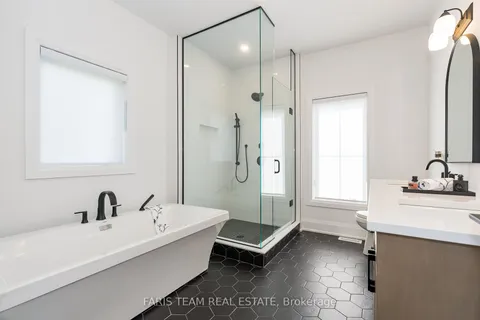17 Clydesdale Crt, Severn, ON L0K 1E0