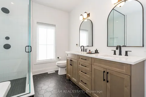 17 Clydesdale Crt, Severn, ON L0K 1E0