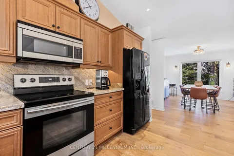 89 Trout Lane, Tiny, ON L9M 0J1