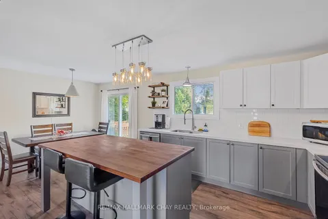 3421 Timberline Ave, Severn, ON L3V 0V8