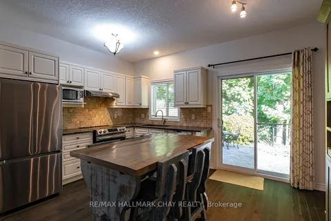 1012 Cook Dr, Midland, ON L4R 0E4
