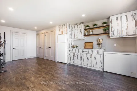 81 Parkside Dr, Oro-Medonte, ON L0L 1T0