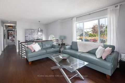 90 Manning Ave, Collingwood, ON L9Y 4A8