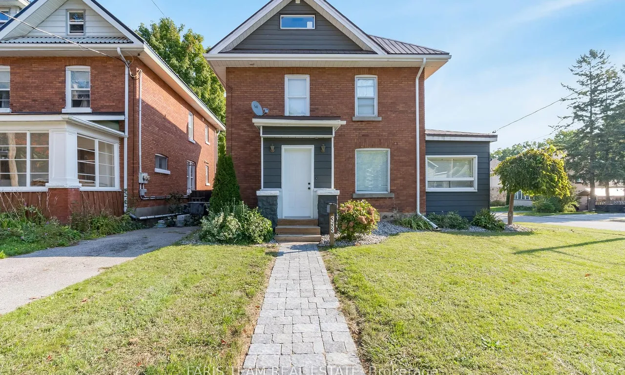 353 Manly St, Midland, ON L4R 3E1