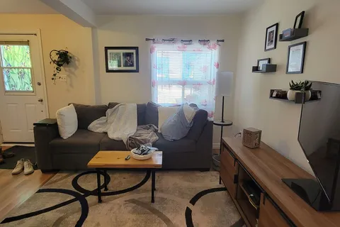 671 Driftwood Rd, Orillia, ON L3V 1E1