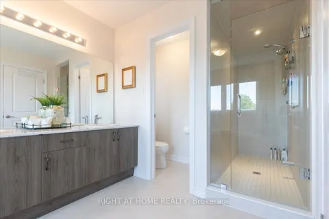 96 Berkely St, Wasaga Beach, ON L9Z 0K5