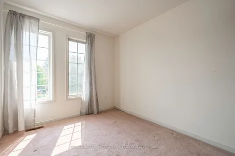 20 Frontier Ave, Orillia, ON L3V 7S8
