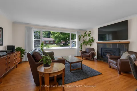 20 Dalton Cres, Orillia, ON L3V 5J8