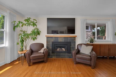 20 Dalton Cres, Orillia, ON L3V 5J8