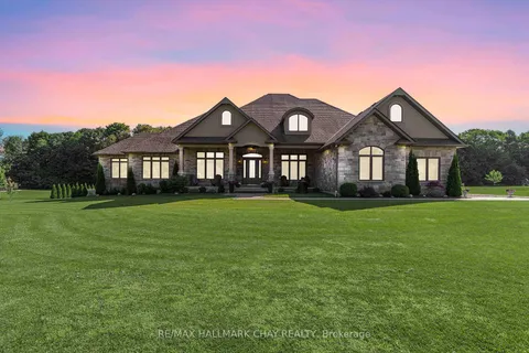 4428 North Valley Lane, Severn, ON L3V 8E5