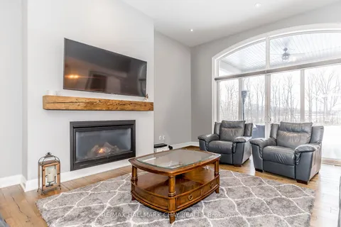 4428 North Valley Lane, Severn, ON L3V 8E5