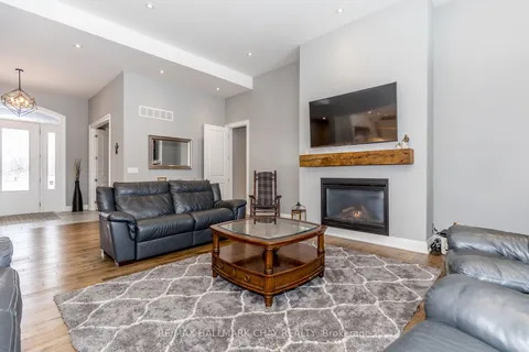 4428 North Valley Lane, Severn, ON L3V 8E5