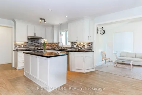 14 Illinois Cres, Wasaga Beach, ON L9Z 3A8
