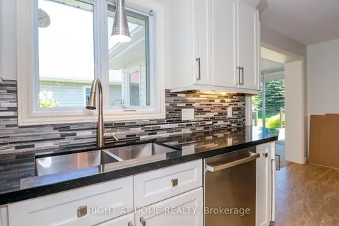 14 Illinois Cres, Wasaga Beach, ON L9Z 3A8